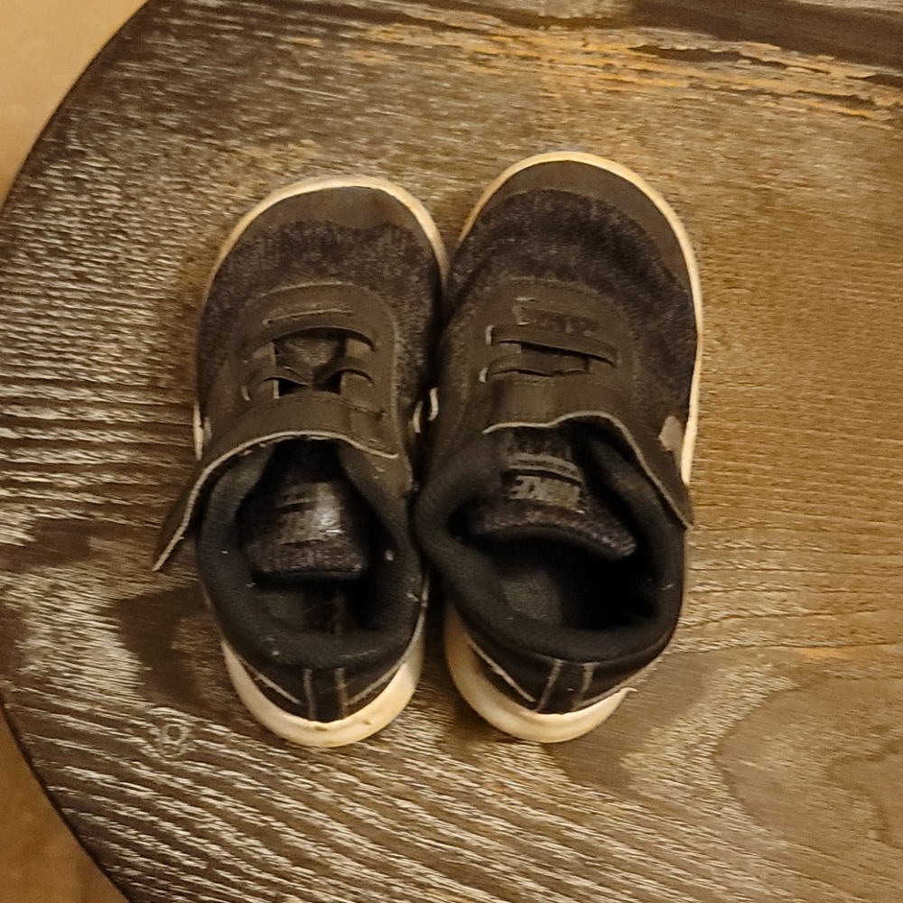 Nike tennis shoes